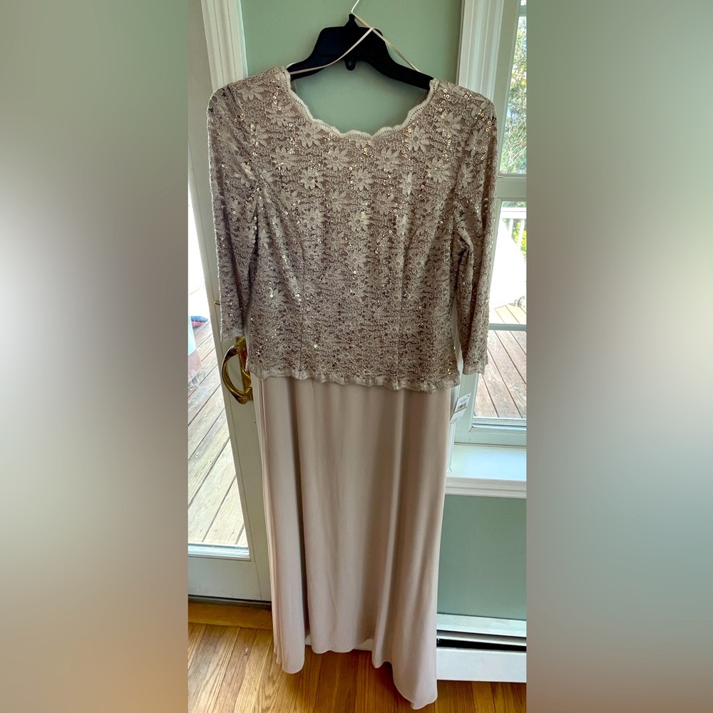 Mother of the Bride/Groom Dress